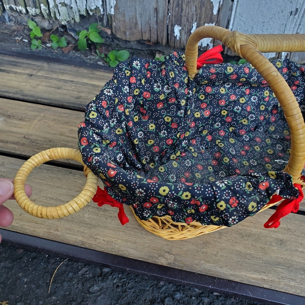 Vintage Wicker Doll Bassinet Lined Basket - Picture 2 of 4